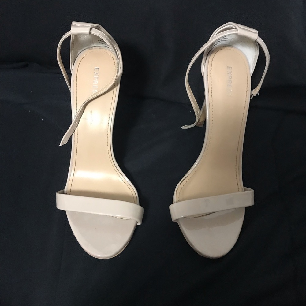 Nude express high heel